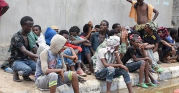 مقتل مهاجر افريقي وإصابة اثنين آخرين في أبين