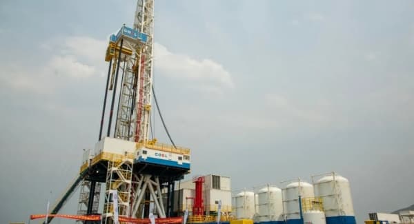 أسعار النفط تتراجع بعد تسجيل أعلى مستوى في شهر