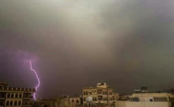 الأرصاد يتوقع هطول أمطار رعدية متفاوتة الشدة على عدد من المحافظات خلال الساعات القادمة