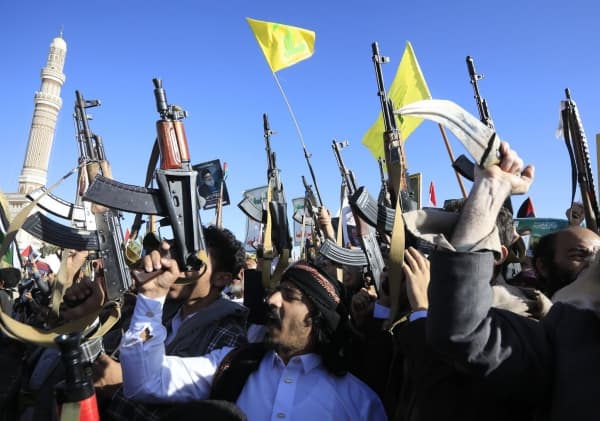 الولايات المتحدة تقول ان روسيا قد توسع مساعداتها للحوثيين