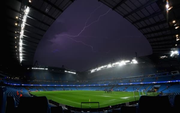 ‏وفاة لاعب وإصابة 4 بسبب صاعقة رعدية بملعب كرة قدم في بيرو