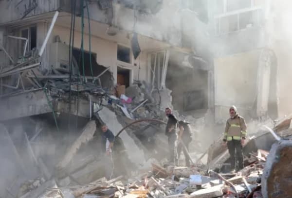 إيران تدعم لبنان في مباحثات وقف إطلاق النار وتسعى “لحل المشكلات”