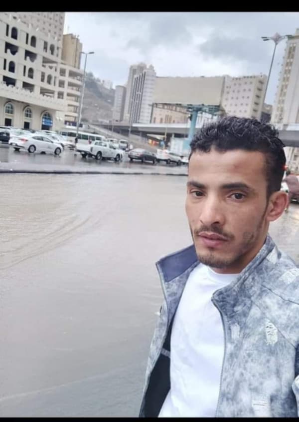 شاب يقدم على قتل 4 من أفراد أسرته في صنعاء