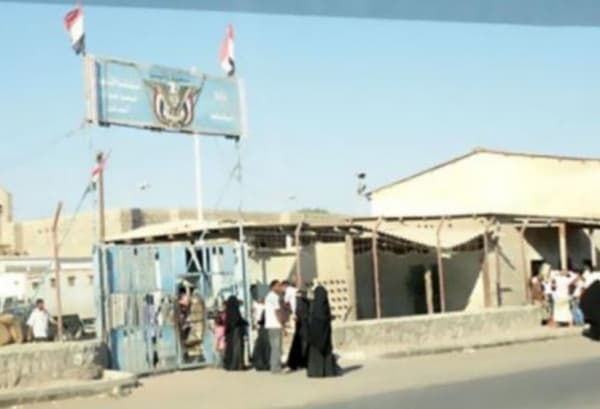 قوات الانتقالي تقتحم سجن "بير أحمد"