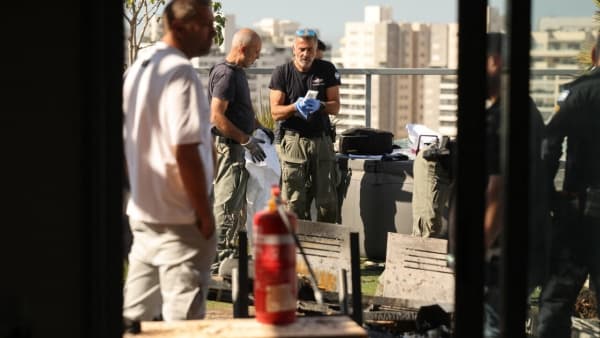 طائرة مسيرة انفجرت في مبنى سكني بالقرب من تل أبيب وإسرائيل تتوعد الحوثيين ب"ضربة ساحقة"