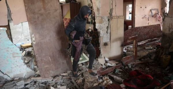 مقتل 35 فلسطينيا في غارات إسرائيلية على غزة