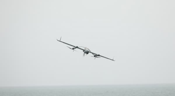 الجيش الإسرائيلي يُعلن اعتراض طائرة مسيّرة للحوثيين فوق البحر