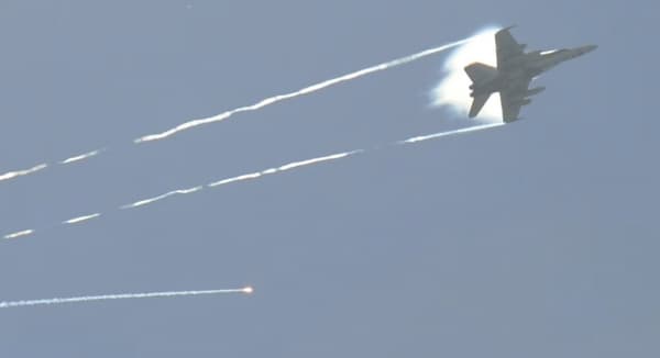 الجيش الامريكي يعلن اسقاط مقاتلة أمريكية فوق البحر الأحمر