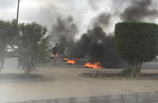 احتجاجات بسبب ارتفاع ساعات انقطاع الكهرباء في عدن