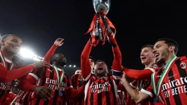 ميلان يقلب الطاولة على إنتر ويتوج بلقب كأس السوبر الإيطالي للمرة الثامنة