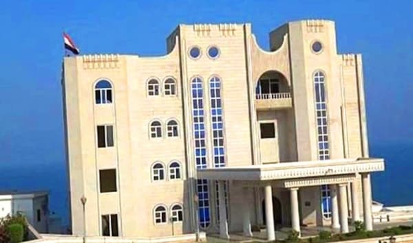 مكتب رئاسة الجمهورية يحذر من انتحال صفات موظفيه للحصول على مبالغ مالية