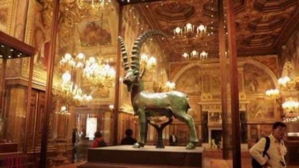 مدير عام هيئة الاثار بوادي حضرموت ، يقول ان التمثال البرونزي يعود الى منطقة مريمة بحريب مأرب