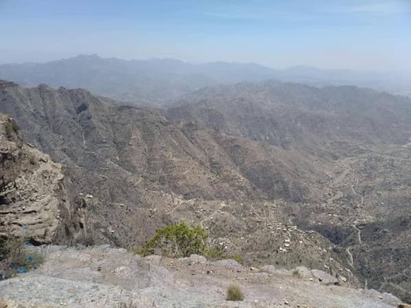 الحوثيون يستعيدون كامل مواقعهم السابقة في جبهة الاحكوم بمديرية حيفان جنوبي شرق محافظة تعز