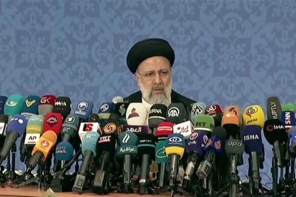 الرئيس الإيراني المنتخب يدعو السعودية الى وقف فوري لتدخلها في اليمن