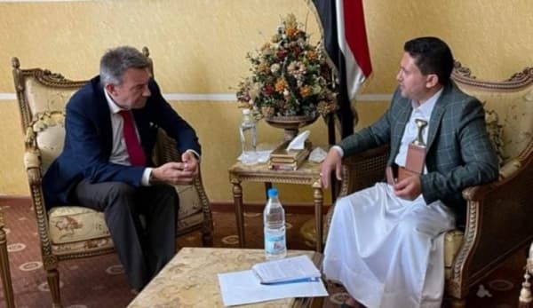 الحوثيون يطلبون تدخل الصليب الاحمر لحلحلة ملف المحتجزين