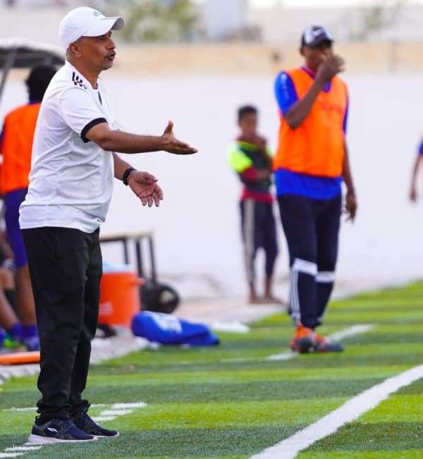 نادي الصقر يقيل مدربه مع استمرار نزيف النقاط في الدوري اليمني