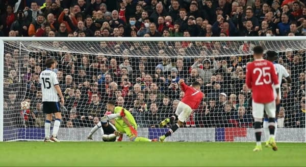 رونالدو يهدي يونايتد فوزاً وصدارة بإسقاط أتالانتا