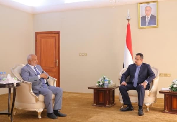 توجيهات حكومية بتسريع اغاثة نازحي الحديدة