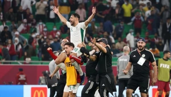الجزائر تقصي قطر صاحبة الأرض في مباراة مجنونة وتلحق بتونس إلى النهائي