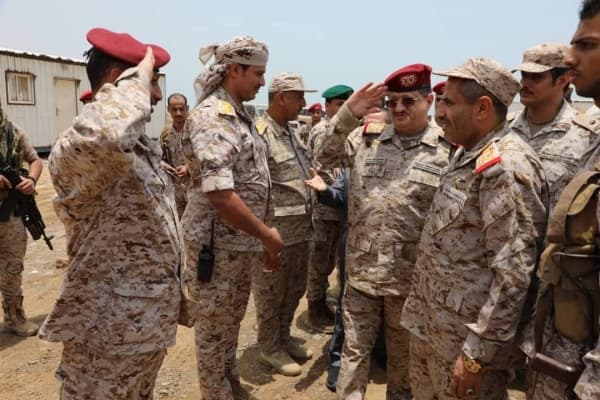 الحكومة العترف بها تقول ان قواتها جاهزة للمعركة اذا استمر الحوثيون بانتهاك الهدنة