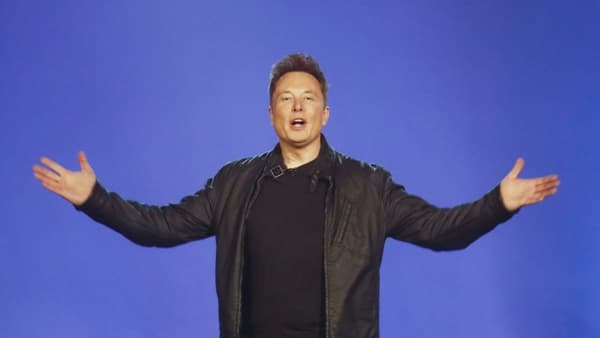 ماسك يعلن عن رغبته بدفع أقل من 44 مليار دولار مقابل شراء تويتر