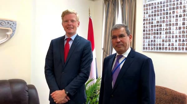 المبعوث الأممي يشيد بتجاوب الحكومة اليمنية لتثبيت الهدنة الإنسانية