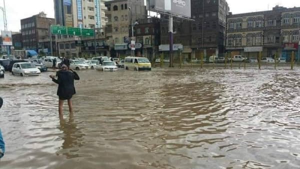 توقف شبه كلي للحركة المرورية في العاصمة صنعاء