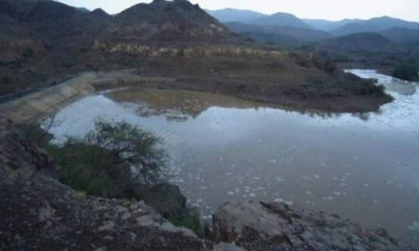 انتشال جثة غريق في أحد السدود بمحافظة البيضاء