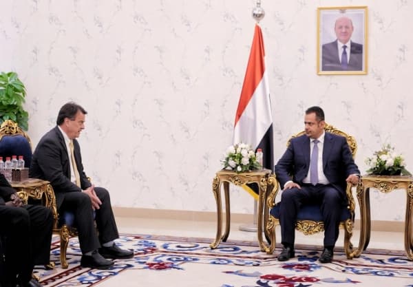 الحكومة تدعو الى الشروع بشكل عاجل في انقاذ خزان صافر النفطي تفاديا لكارثة بيئية وشيكة