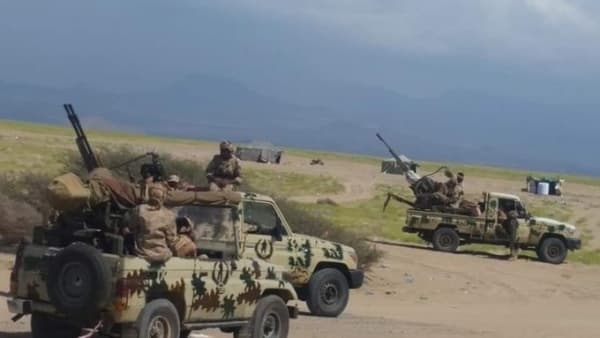 رئيس مجلس القيادة يوجه بتشكيل لجنة للتحقيق في أحداث مأرب