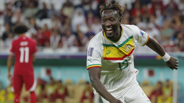 رغم تحسن الأداء.. قطر المضيفة للمونديال تقترب من توديع المسابقة بعد هزيمة جديدة ضد السنغال