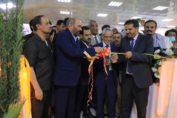 افتتاح فعاليات المعرض الثاني للكتاب في مأرب احتفاء بالشاعر الكبير عبدالعزيز المقالح