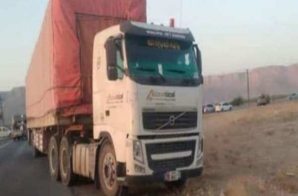 وزارة الداخلية تقول إنها ضبطت شحنة معدات طيران مسير بحضرموت كانت في طريقها للحوثيين