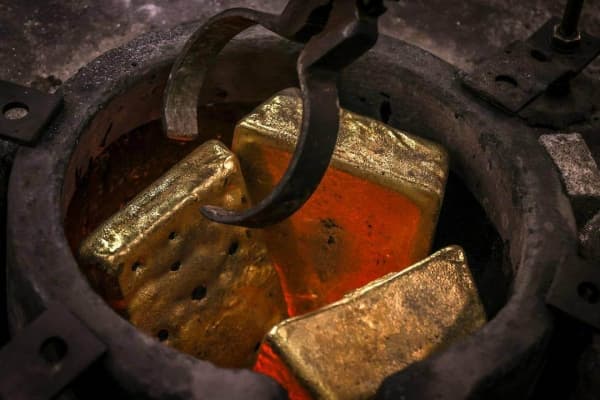 تراجع أسعار الذهب عند التسوية مسجلة خسائر أسبوعية 