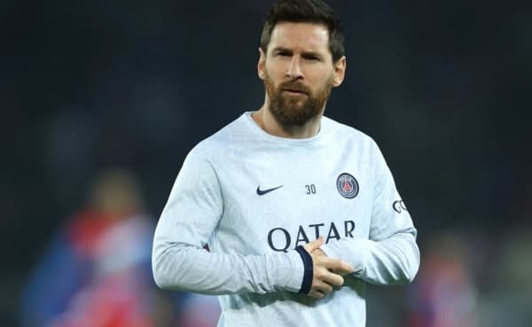 باريس سان جيرمان يعاقب ليونيل ميسي.. هل بسبب زيارته إلى السعودية؟
