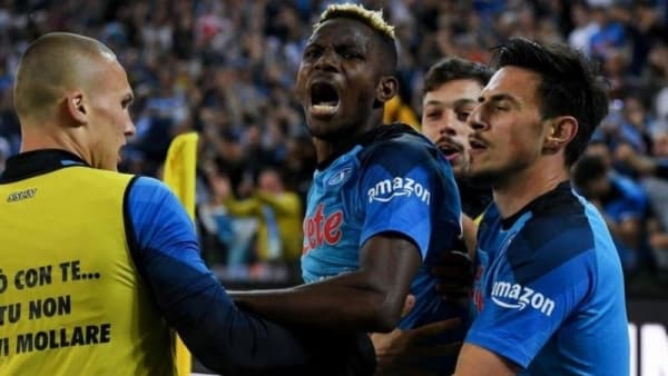 نابولي يفوز بالدوري الإيطالي للمرة الأولى منذ 33 عاما