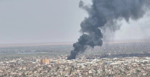 لا أفق لحل الأزمة بعد مرور شهر على بداية المعارك في بلد مهدد بالجوع والانهيار