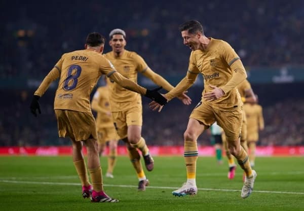 "يويفا" يوافق على مشاركة برشلونة في دوري الأبطال الموسم القادم