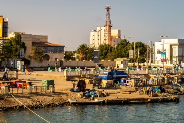 اليمنيون العالقون في السودان..الجالية الأخيرة