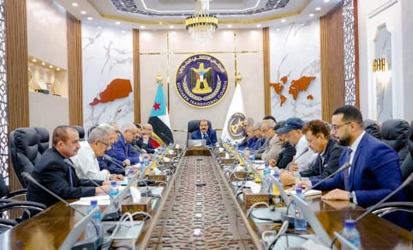 المجلس الانتقالي يعلن اعتراضة على "تصرفات انفرادية" في قرارات التعيين وتشكيل المجالس الطبية والأكاديمية