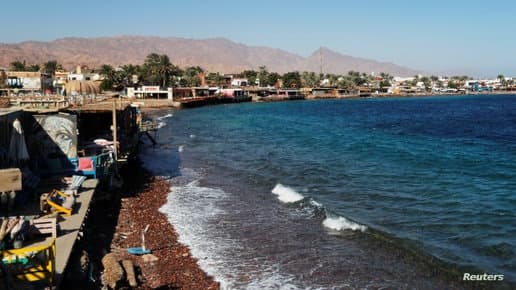 الدفاعات الجوية المصرية تسقط "جسما طائرا" قبالة سواحل دهب