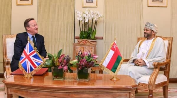 لماذا يُتوقع من مسقط أن تنجح في الوساطة لدى الحوثيين؟