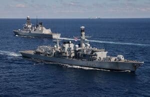 البنتاغون تقول إن أكثر من 100 صاروخ ومنصة إطلاق دمرتها الضربات على مواقع الحوثيين