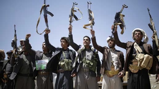 القرار يدخل حيز التنفيذ.. كيف سيتأثر الحوثيون بتصنيفهم "جماعة إرهابية"؟
