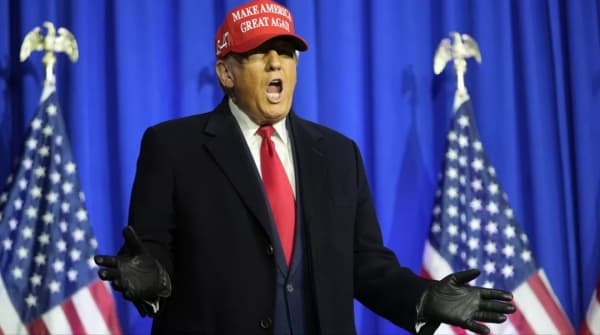 ترامب يقول ان بايدن "أحمق" وكل قنبلة أمريكية تسقط على اليمن تكلف مليون دولار