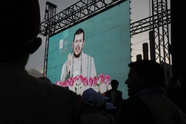 زعيم الحوثيين يقول انهم أدخلوا سلاح الغواصات في عملياتهم ويتجهون للتصعيد