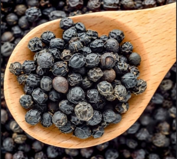 كيف يساعد الفلفل الأسود بعلاج تقلبات ضغط الدم؟