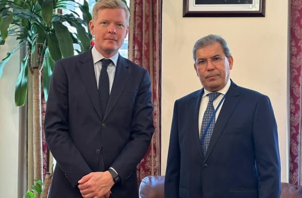 الحكومة اليمنية تطالب بضغط دولي لإعادة الحوثيين إلى طاولة الحوار وإنهاء الصراع