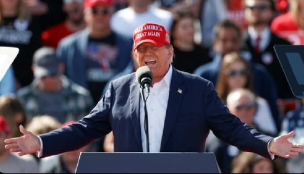 ترامب يحذر من "حمام دم" إذا لم يفز في الانتخابات وحملة بايدن تتحدث عن "تهديدات بالعنف السياسي"