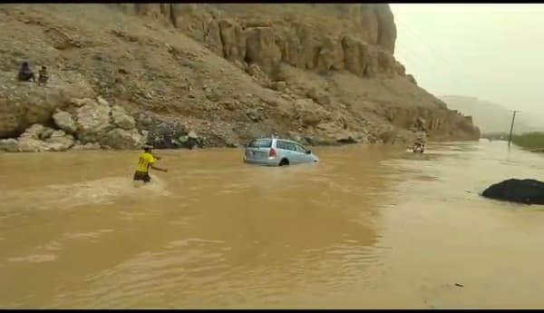 وفاة شاب غرقاً جراء السيول الجارفة في خور المكلا